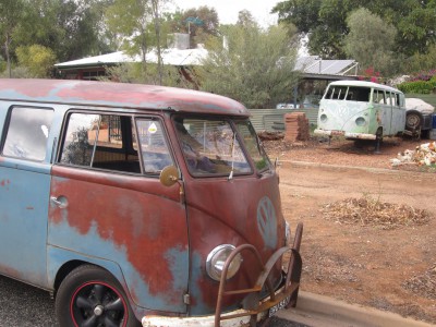 Alice Springs Clintons Kombi.jpg