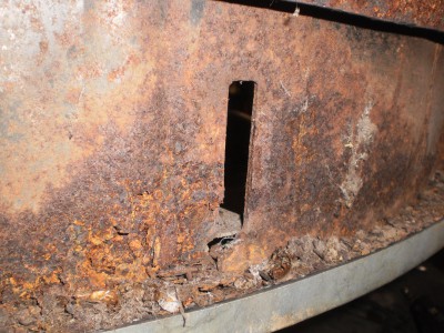 Significant rust in the inner valance