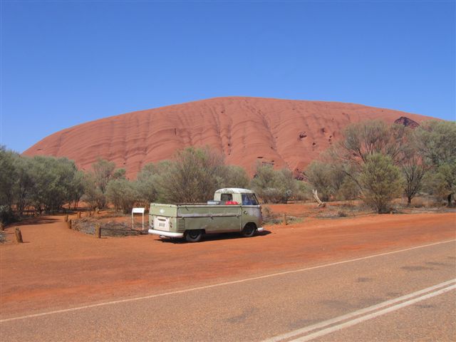 Duke @ Ayers Rock.jpg